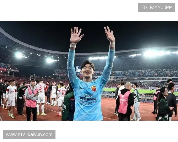 门将颜骏凌赛季状态波动，上海海港防守稳定性成夺冠关键